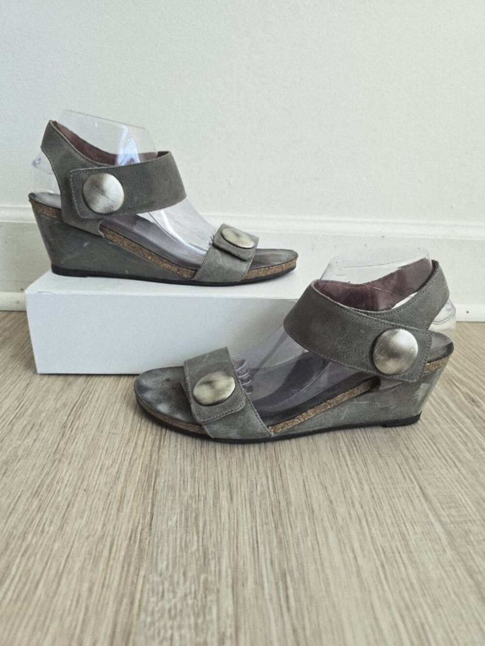 Taos Carousel 2 Grey Leather Wedge Sandals 41 10 10.5 Shoes Open Toe Strappy